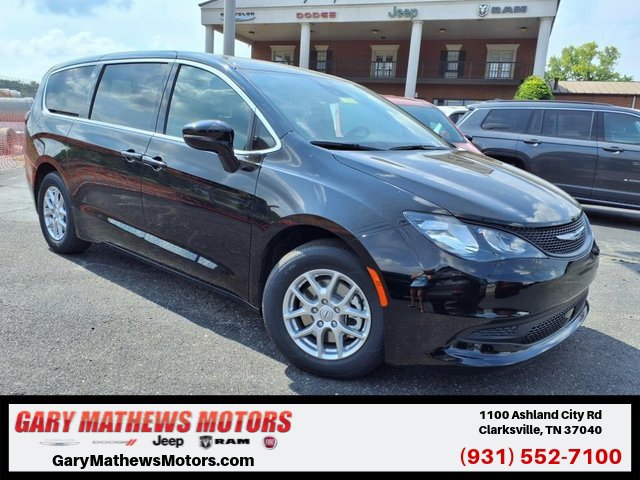 New 2025 Chrysler Voyager LX