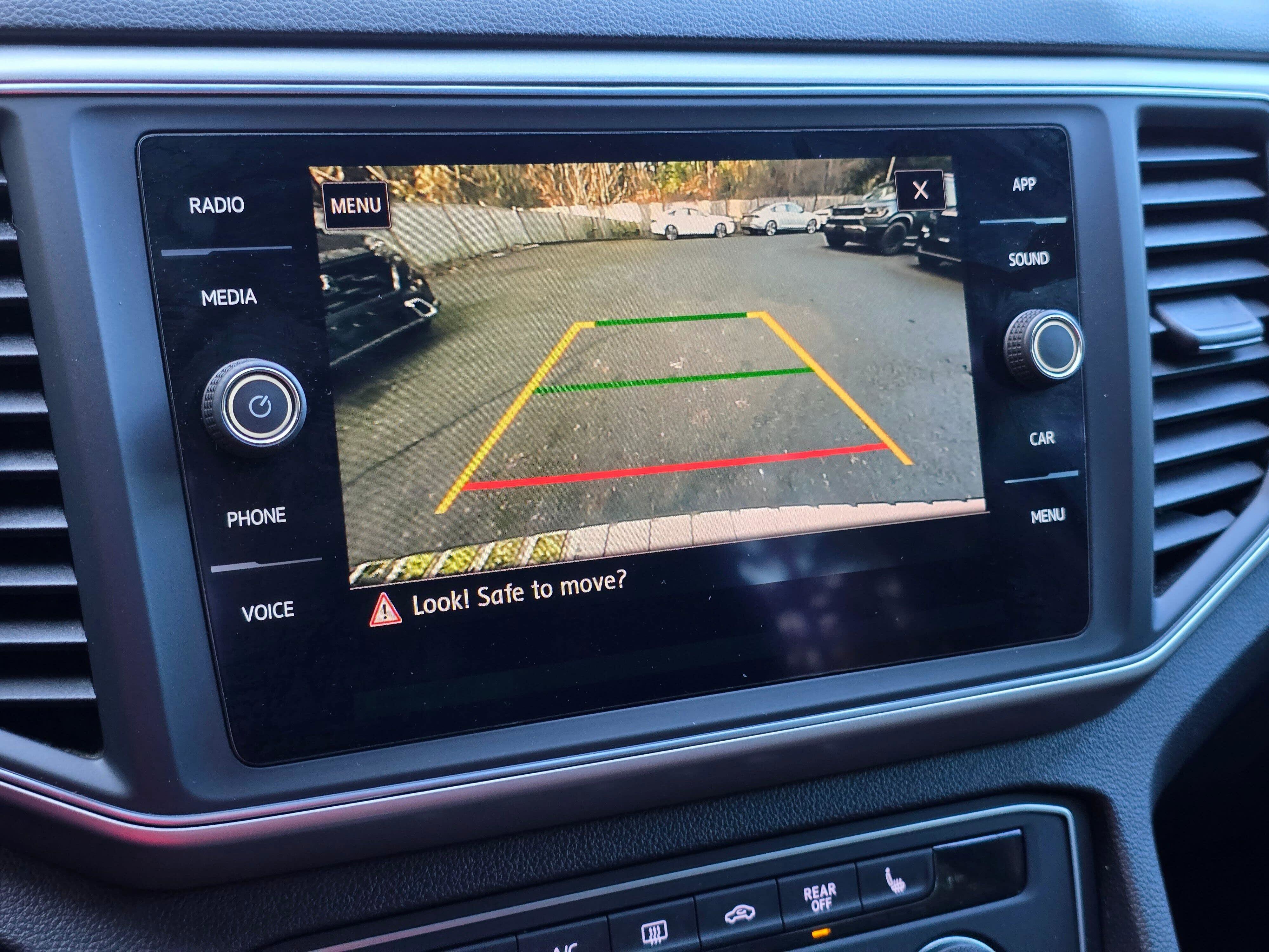 Used 2018 Volkswagen Atlas SE image 32