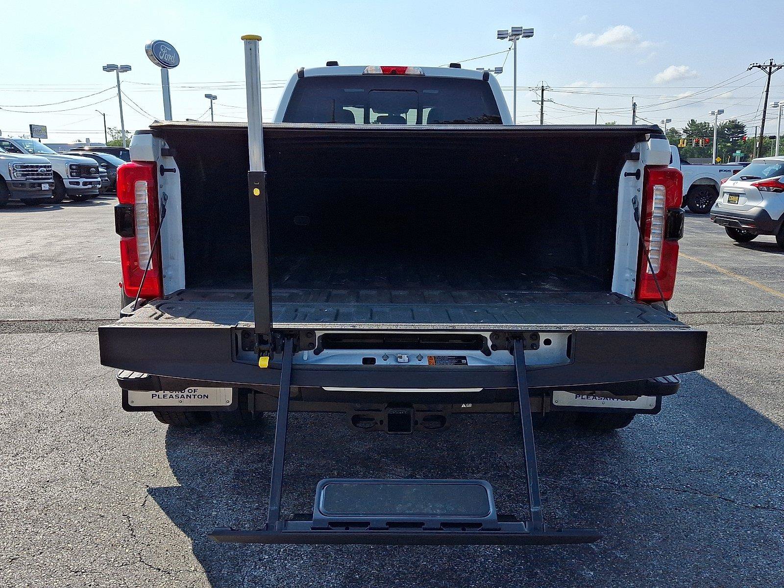 Certified 2025 Ford F450 King Ranch w/ FX4 Off-Road Package AWD/4WD image 35