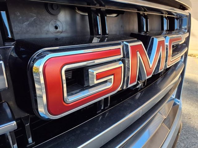 Used 2023 GMC Yukon XL AT4 w/ AT4 Premium Plus Package image 9