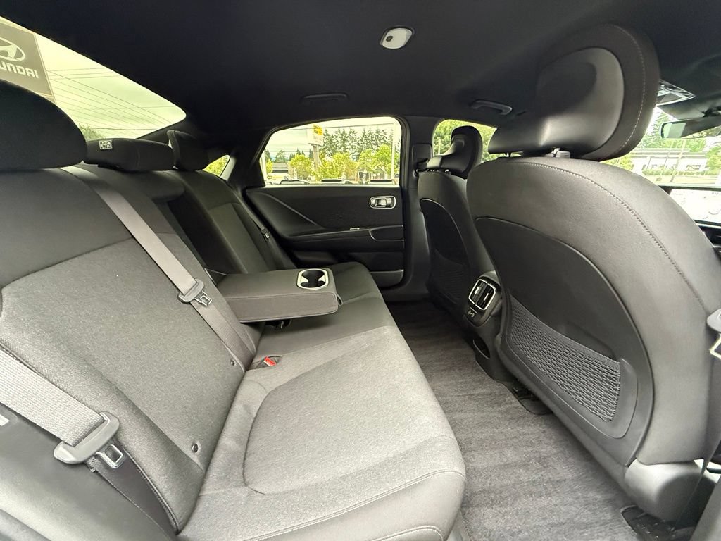 Certified 2025 Hyundai Ioniq 6 SE RWD image 17