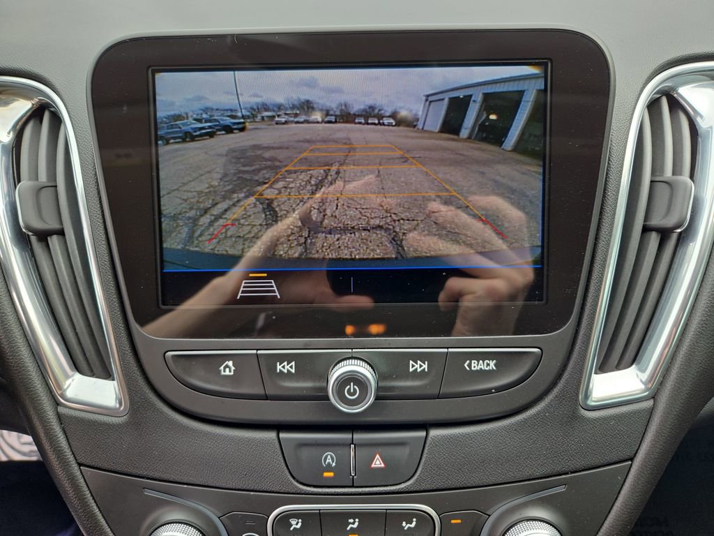 Used 2020 Chevrolet Malibu LT w/ Leather Package image 25