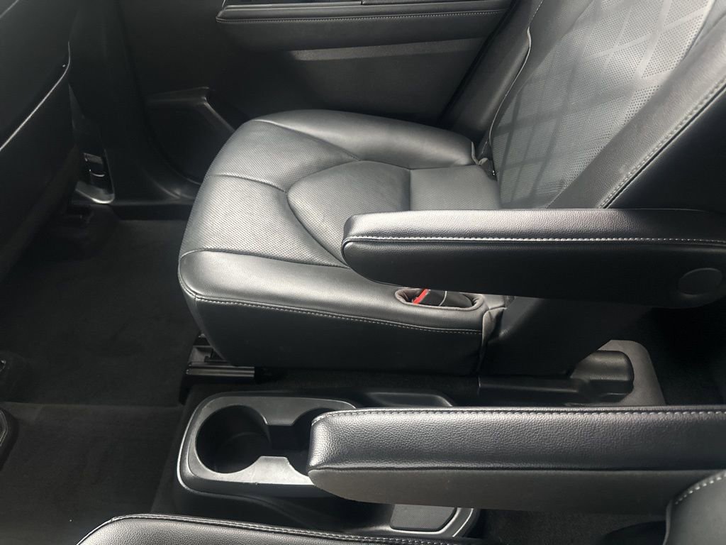 Used 2021 Toyota Highlander Platinum image 30