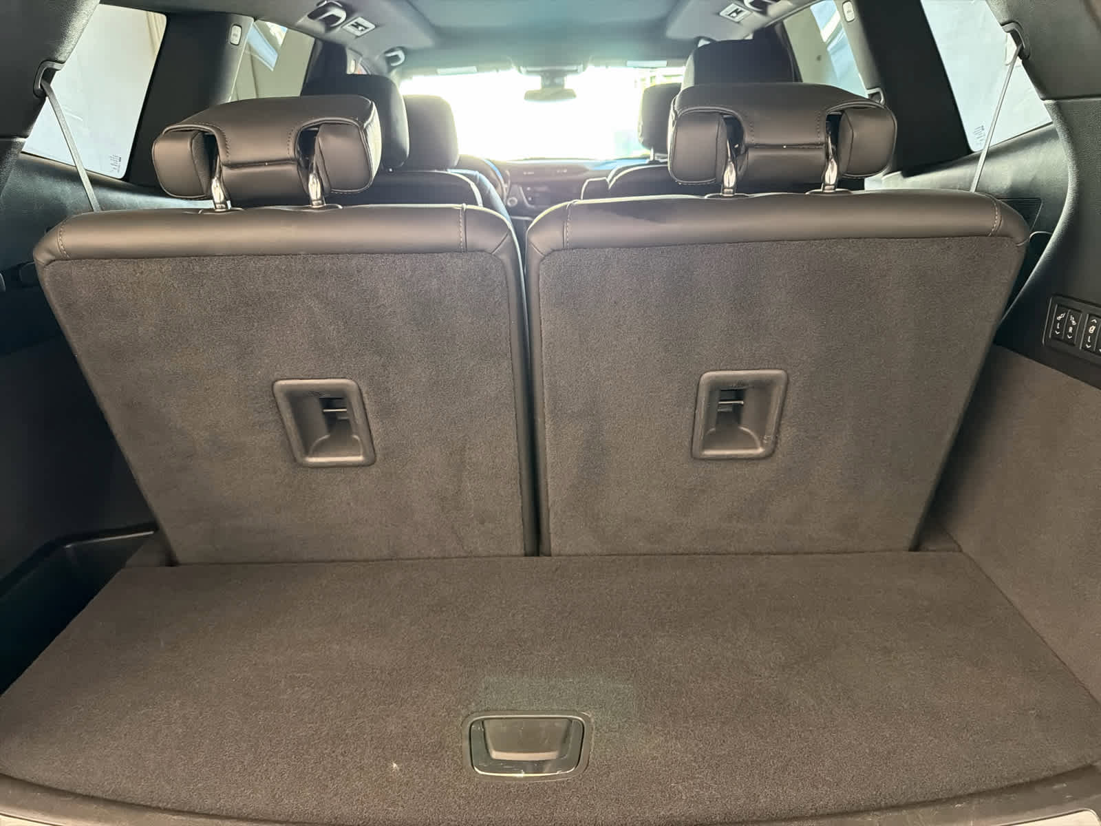 Used 2025 Cadillac XT6 Premium Luxury FWD image 8