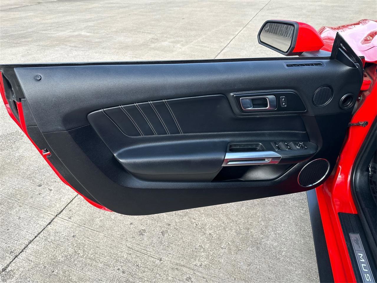 Used 2022 Ford Mustang Premium image 19