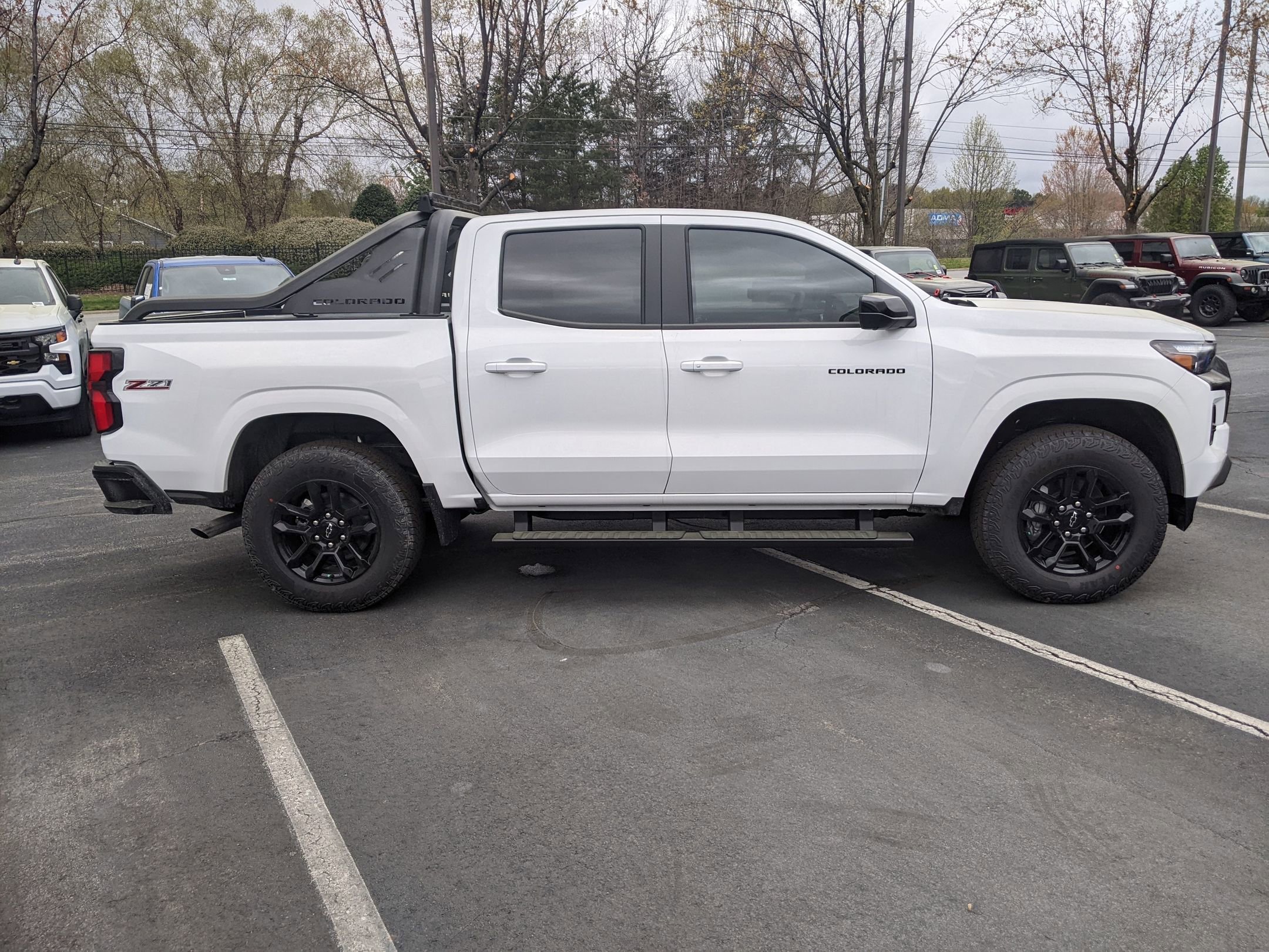 New 2025 Chevrolet Colorado Z71 w/ Midnight Edition image 9