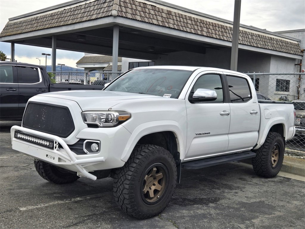 Used 2016 Toyota Tacoma Limited image 3