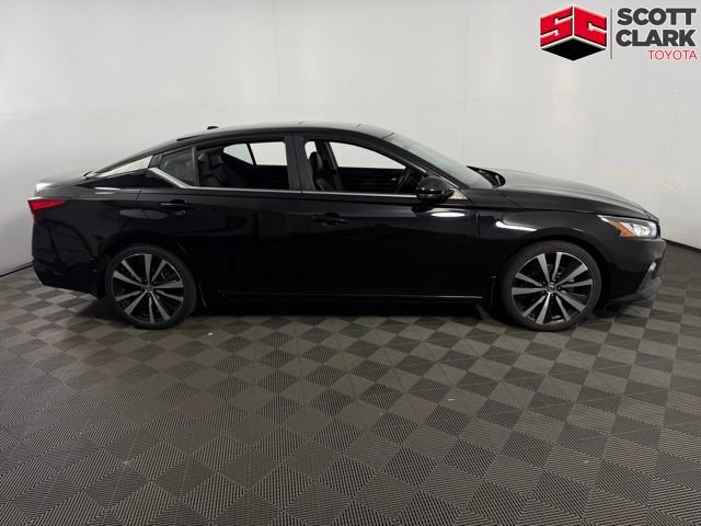 Used 2020 Nissan Altima 2.5 SR w/ Premium Package FWD image 11