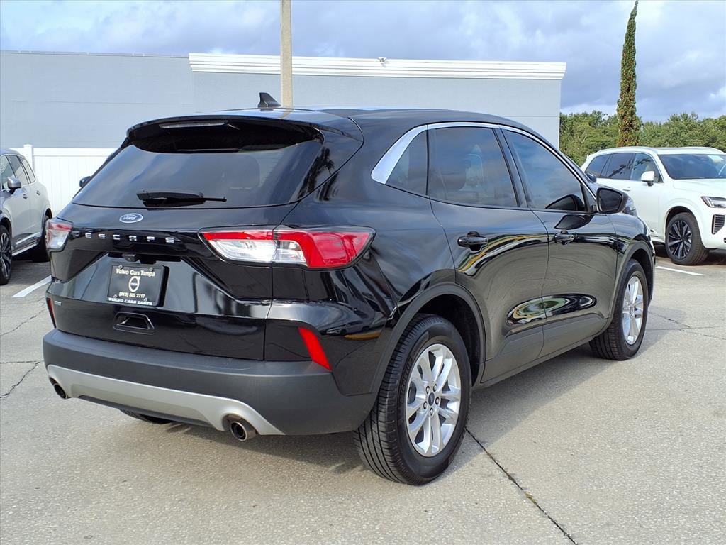 Used 2022 Ford Escape SE image 7