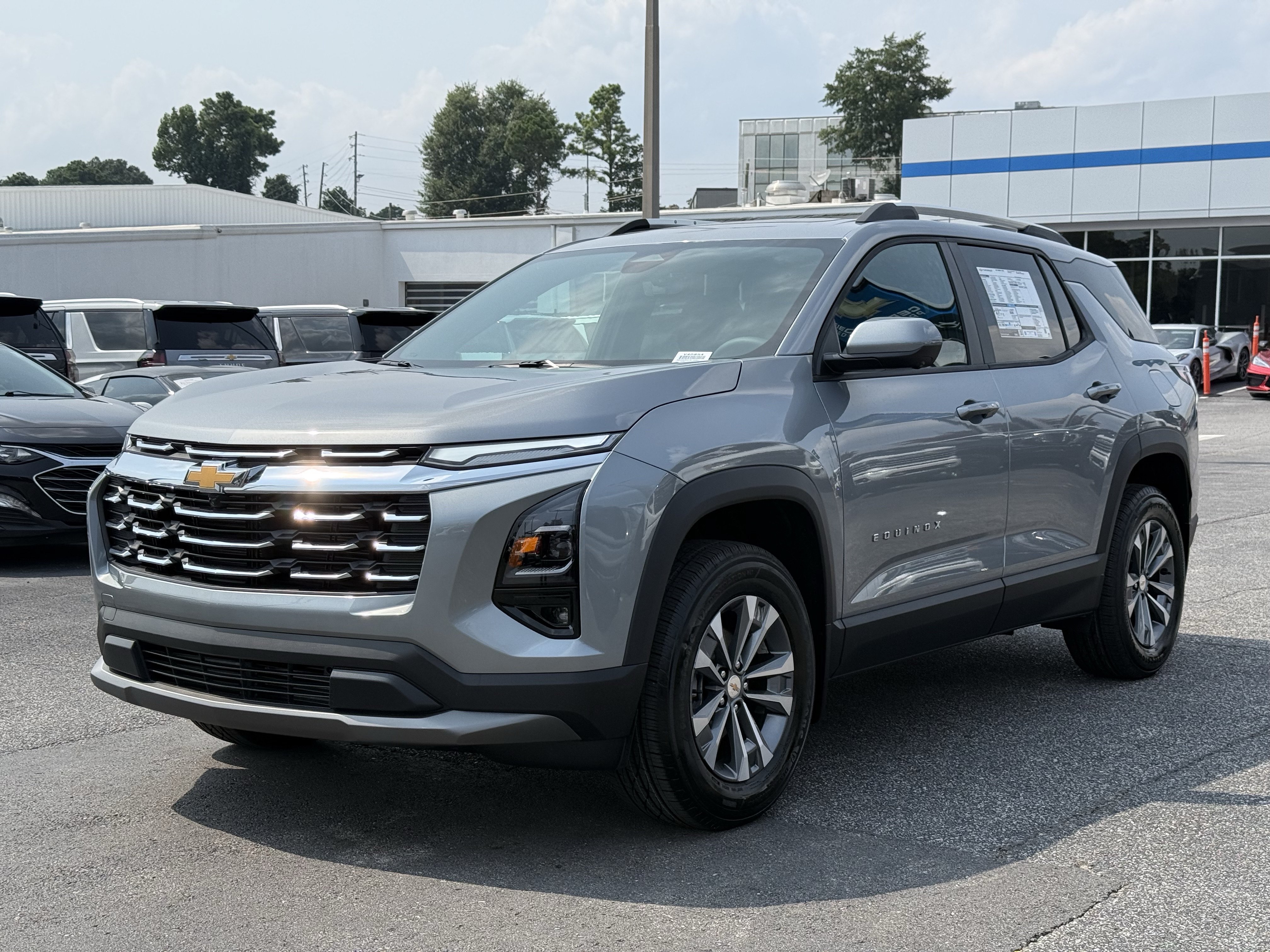 New 2027 Chevrolet Equinox LT w/ Safety and Technology Package FWD image 5