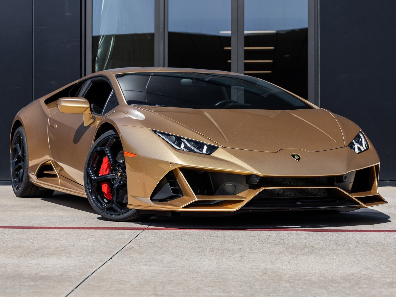 Used 2020 Lamborghini Huracan EVO image 2
