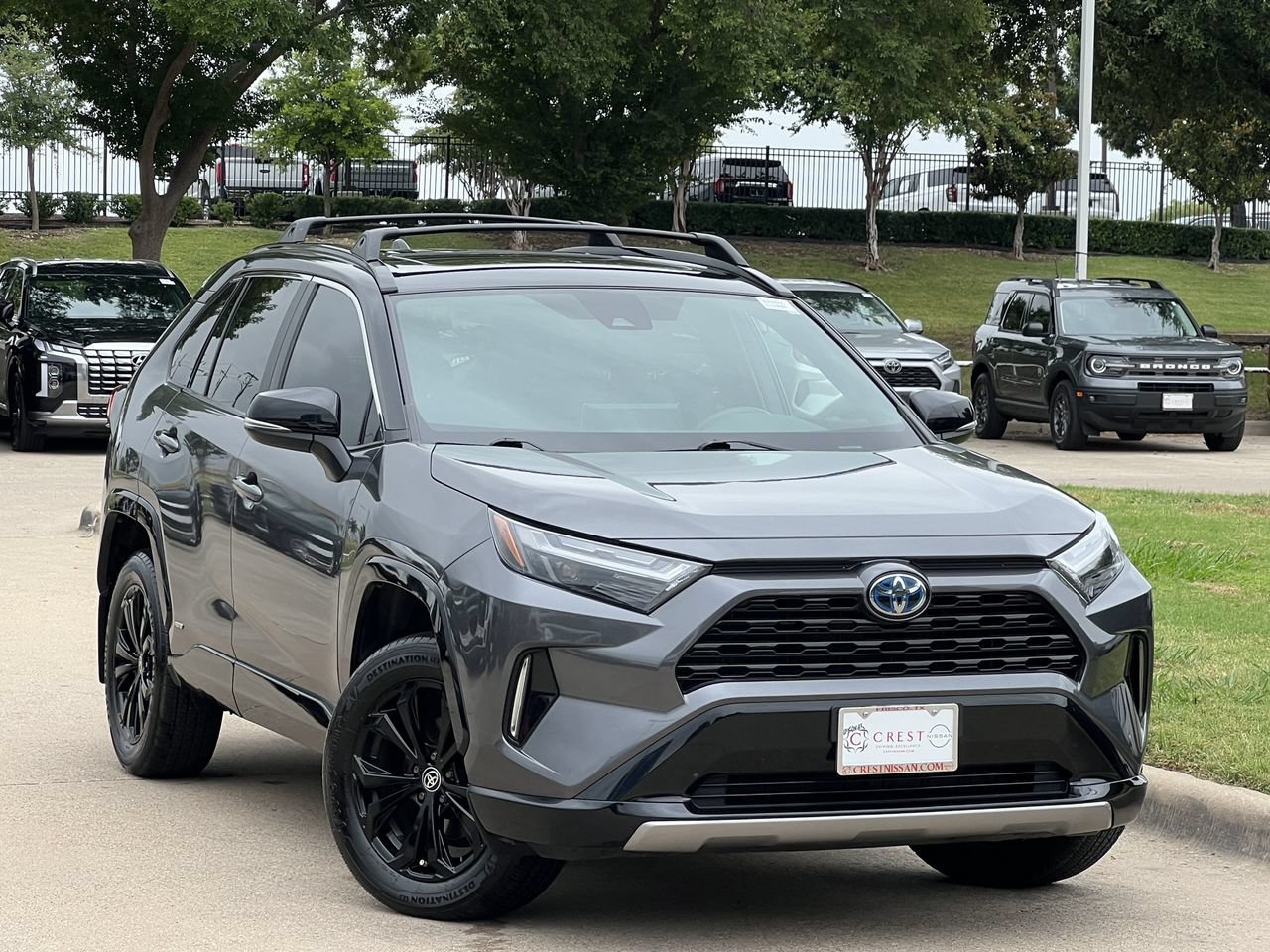 Used 2022 Toyota RAV4 XSE AWD/4WD image 2