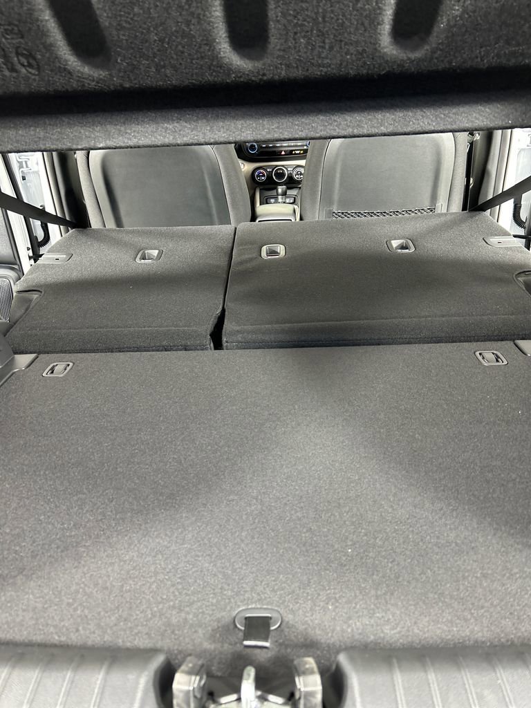 Used 2026 Hyundai Venue SEL FWD image 21
