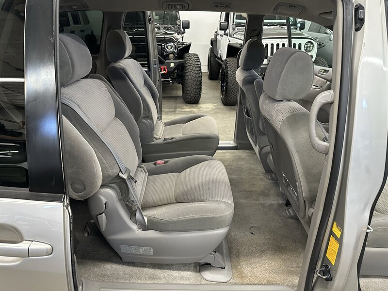 Used 2007 Toyota Sienna LE FWD image 15