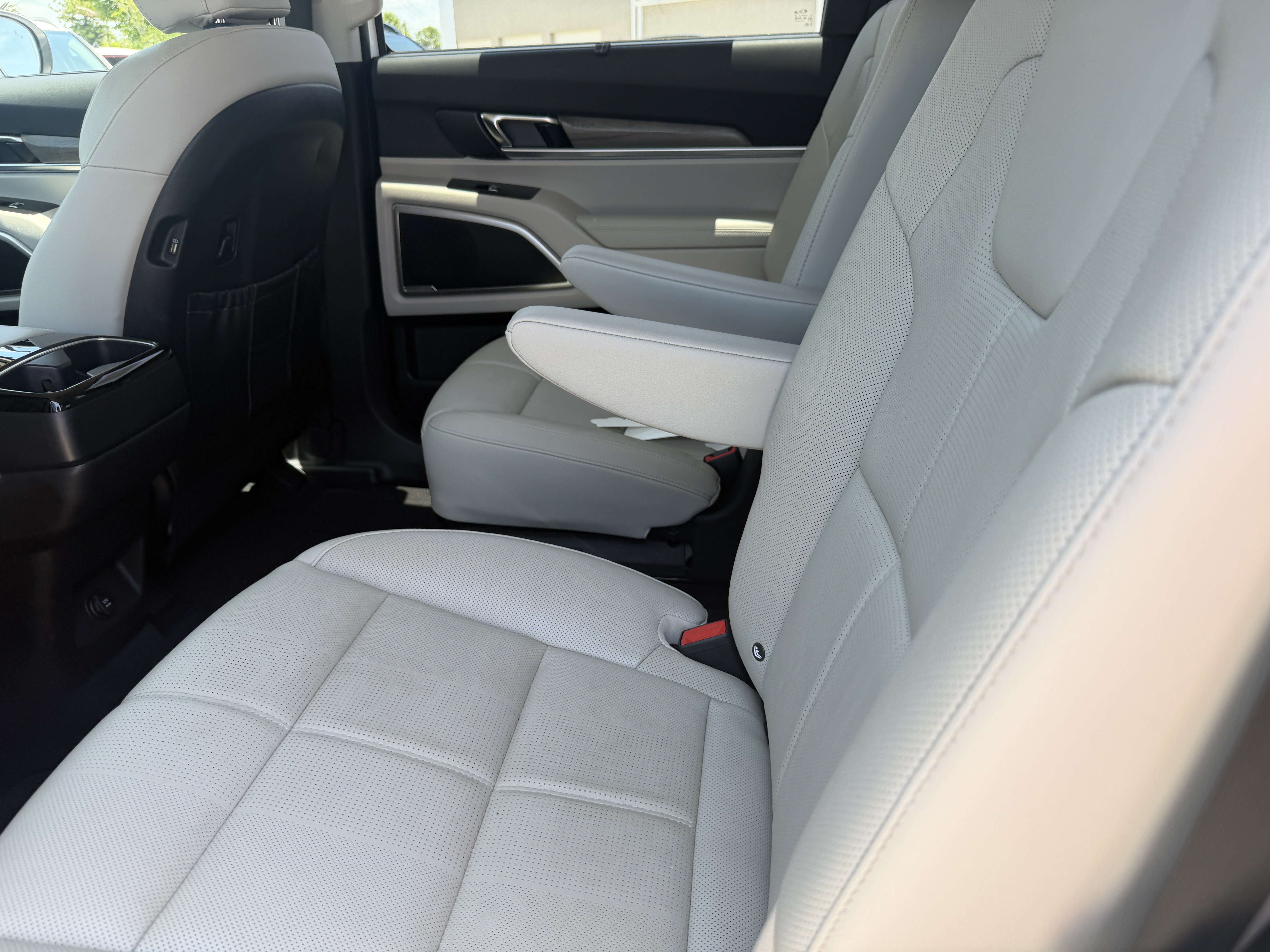 Certified 2021 Kia Telluride EX w/ EX Premium Package FWD image 19