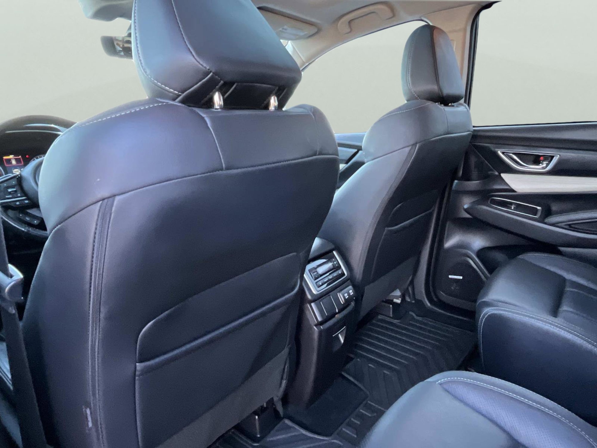 Used 2022 Subaru Ascent Limited w/ Technology Package image 21