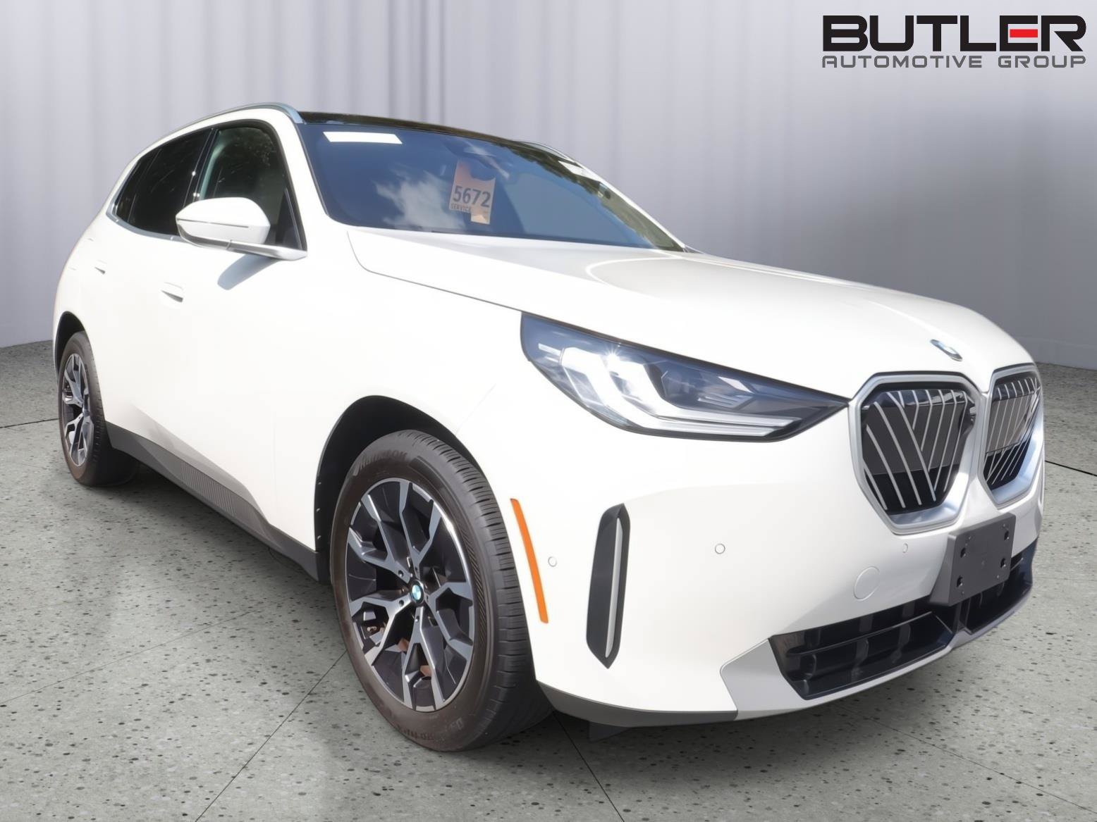 Used 2025 BMW X3 xDrive30i AWD/4WD image 3
