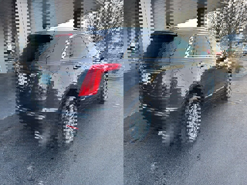 Used 2017 Cadillac XT5 Luxury w/ Driver Awareness Package image 4