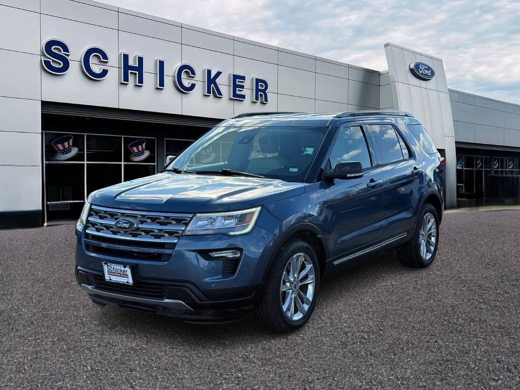 Used 2018 Ford Explorer XLT w/ Equipment Group 202A image 4