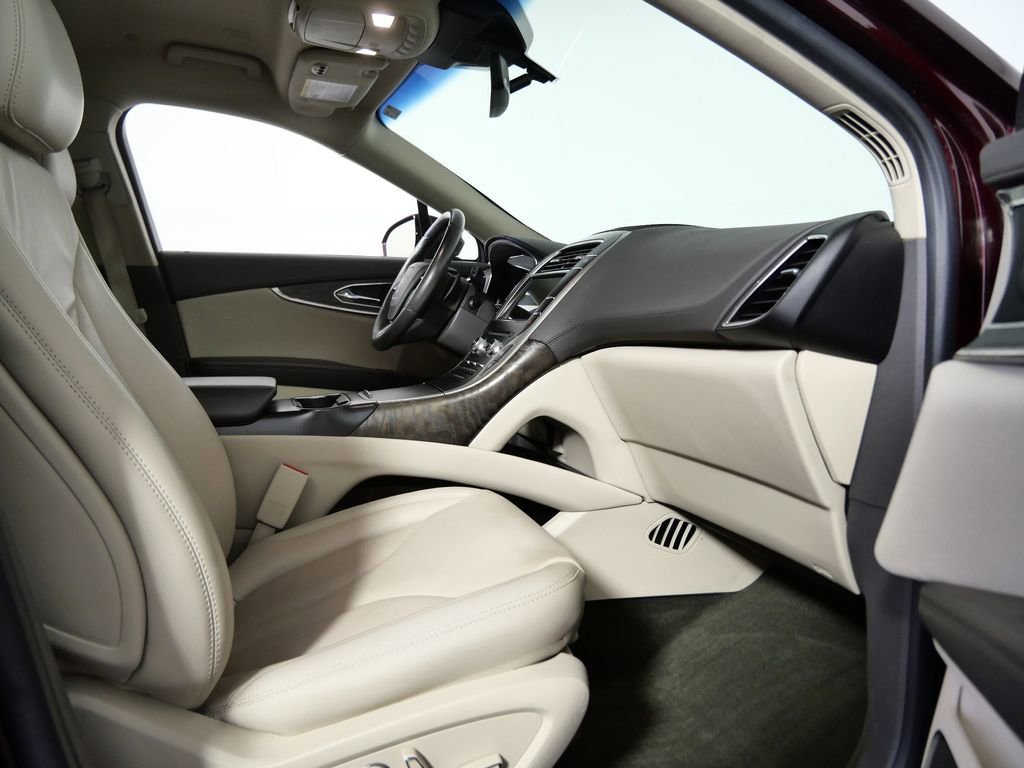 Certified 2019 Lincoln Nautilus Select image 12