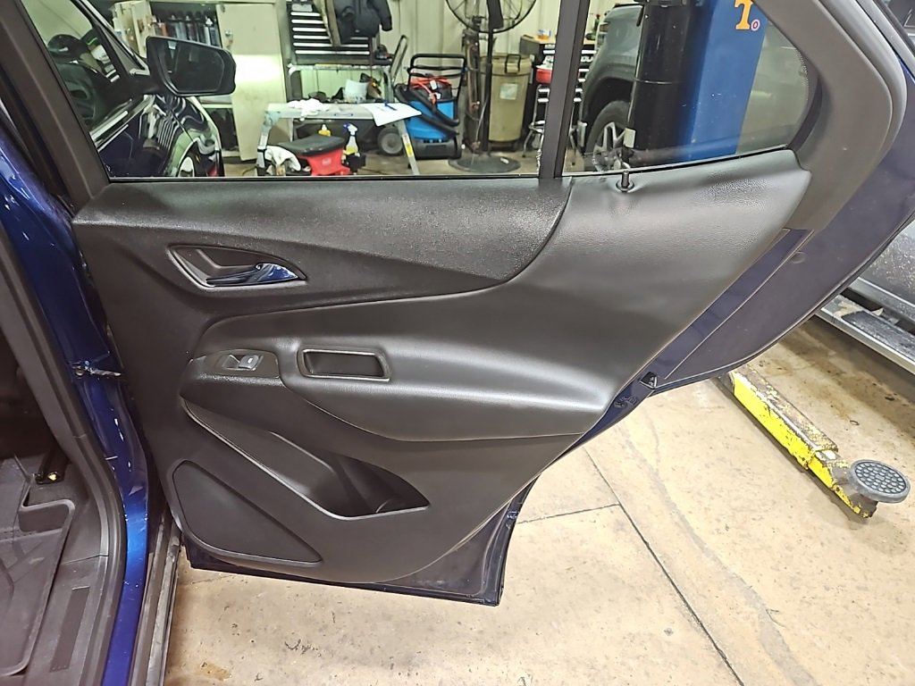 Used 2023 Chevrolet Equinox LT image 28