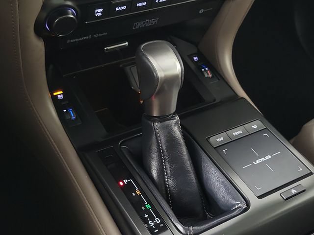 Used 2023 Lexus GX 460 Premium w/ Accessory Package AWD/4WD image 31