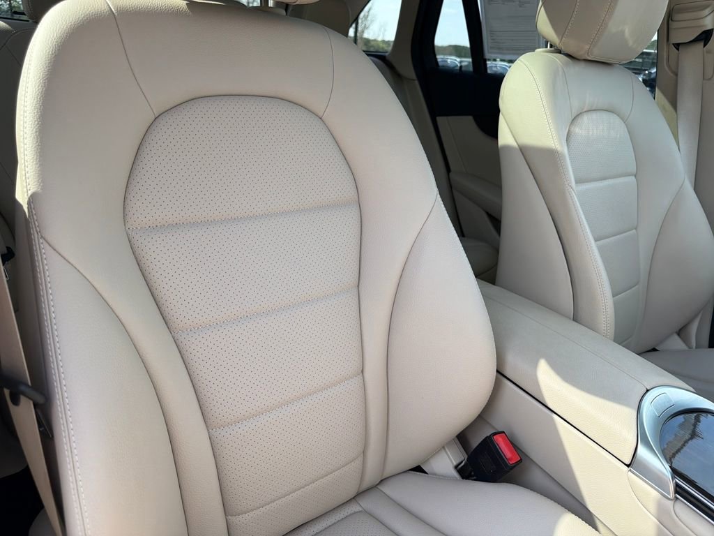Certified 2022 Mercedes-Benz GLC 300 image 36