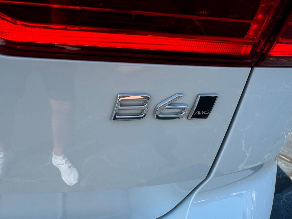 Used 2022 Volvo XC60 B6 Inscription w/ Advanced Package image 5