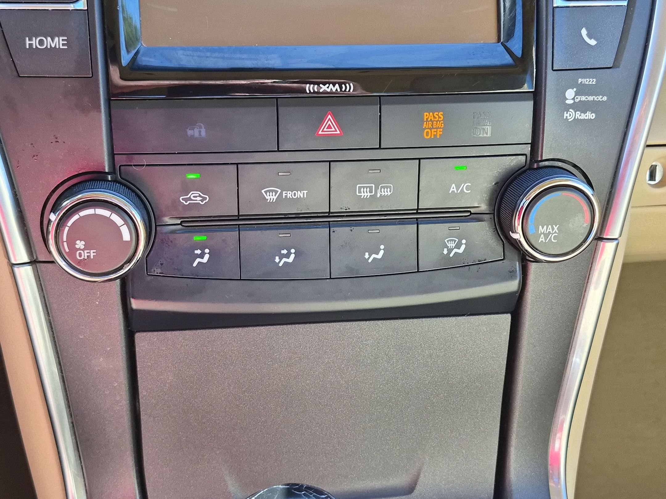 Used 2016 Toyota Camry LE FWD image 24