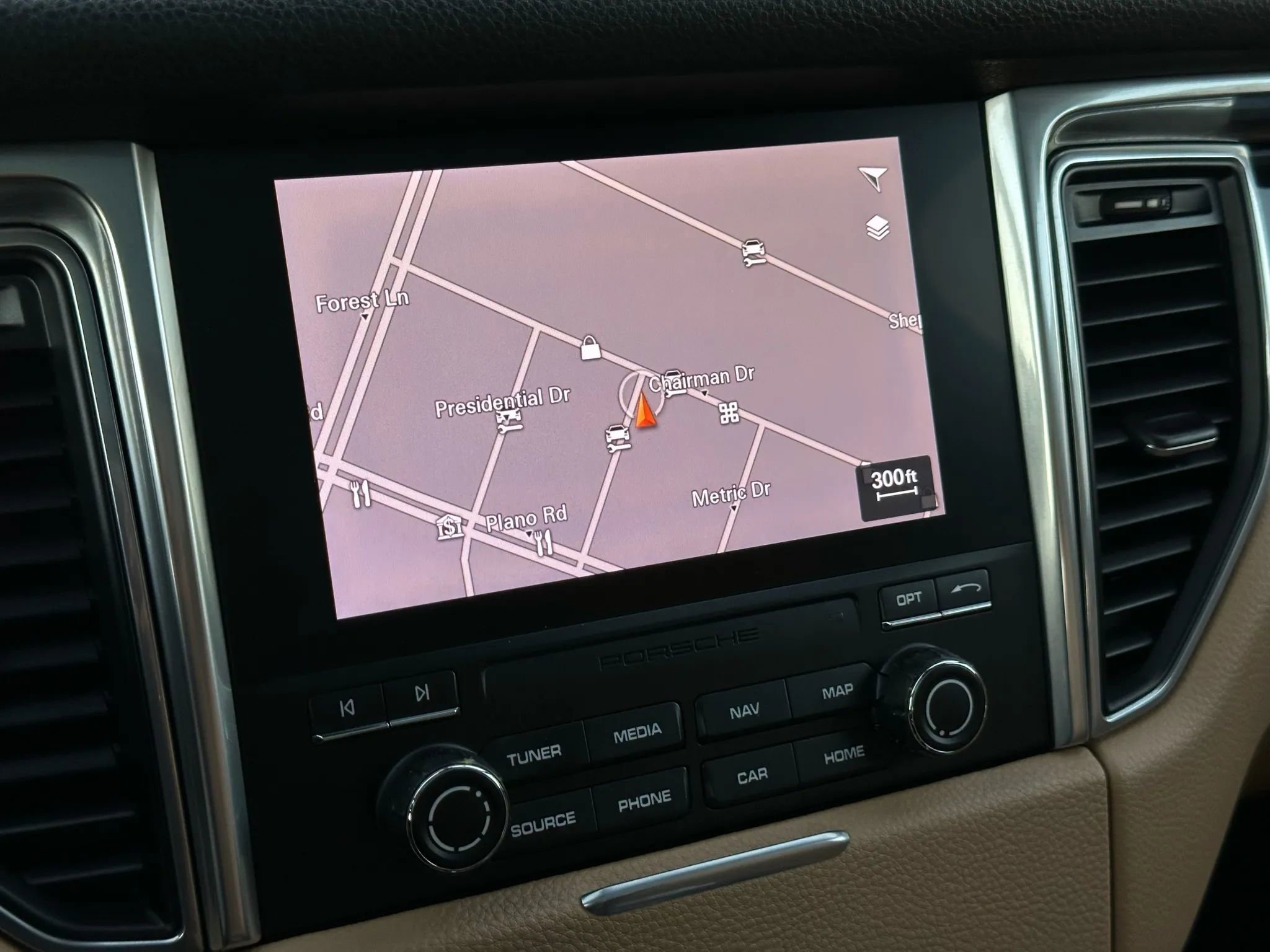 Used 2017 Porsche Macan S image 34