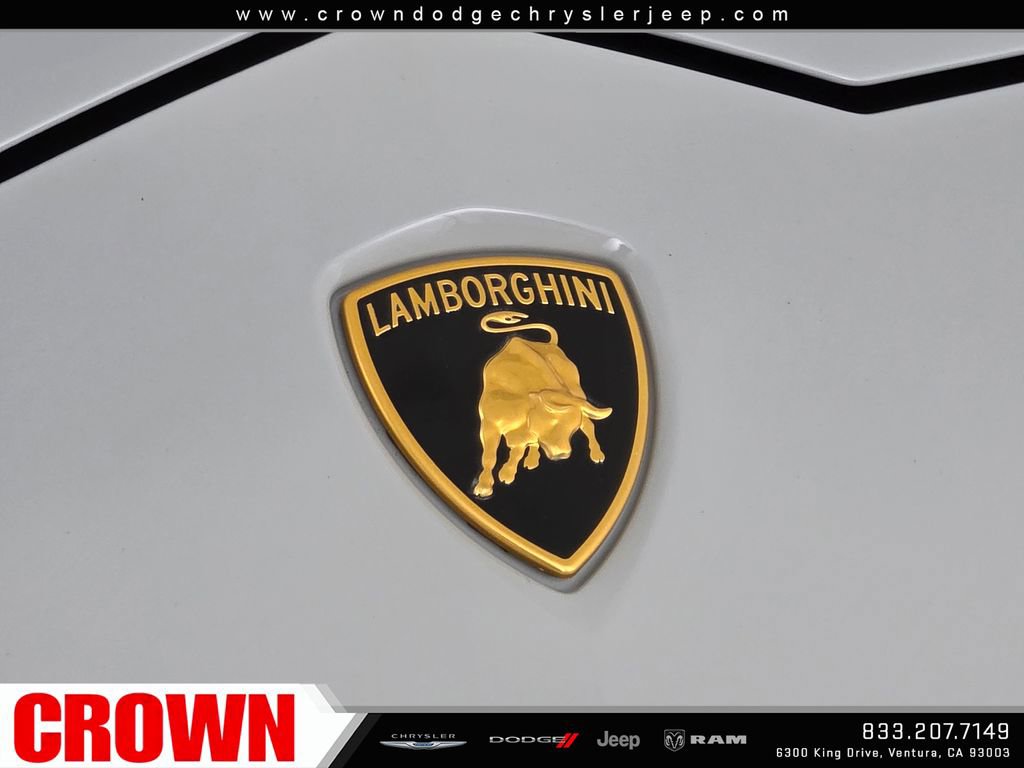 Used 2022 Lamborghini Urus AWD/4WD image 11