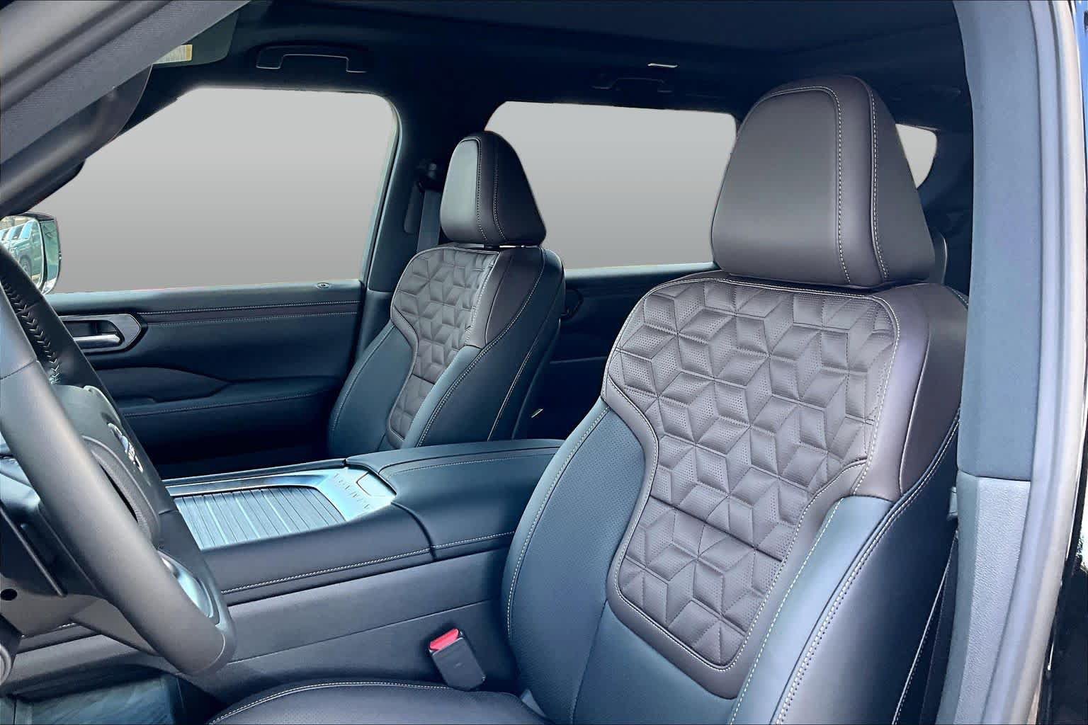New 2026 Nissan Armada Platinum RWD image 18