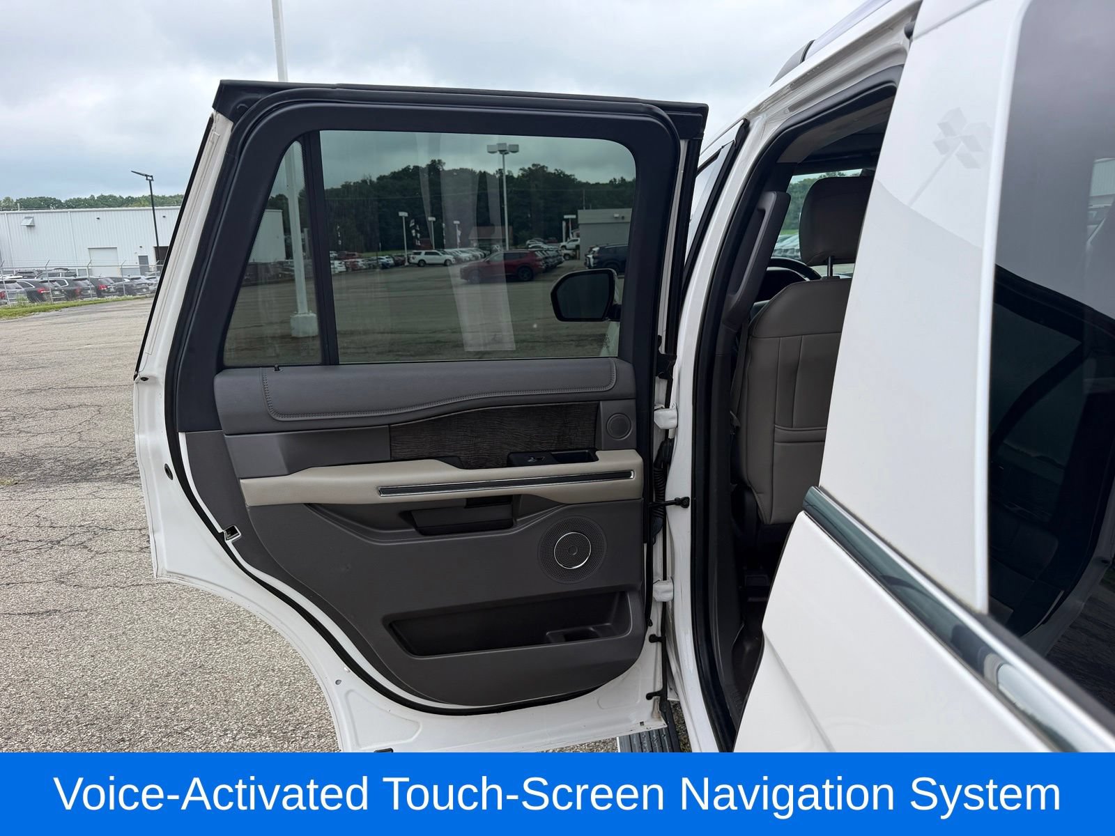 Used 2018 Ford Expedition Limited w/ Equipment Group 301A AWD/4WD image 30