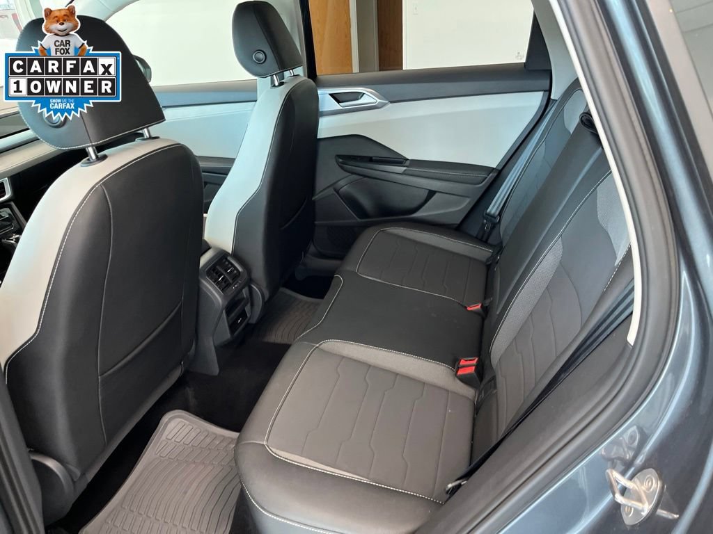 Used 2025 Volkswagen Taos SE AWD/4WD image 13