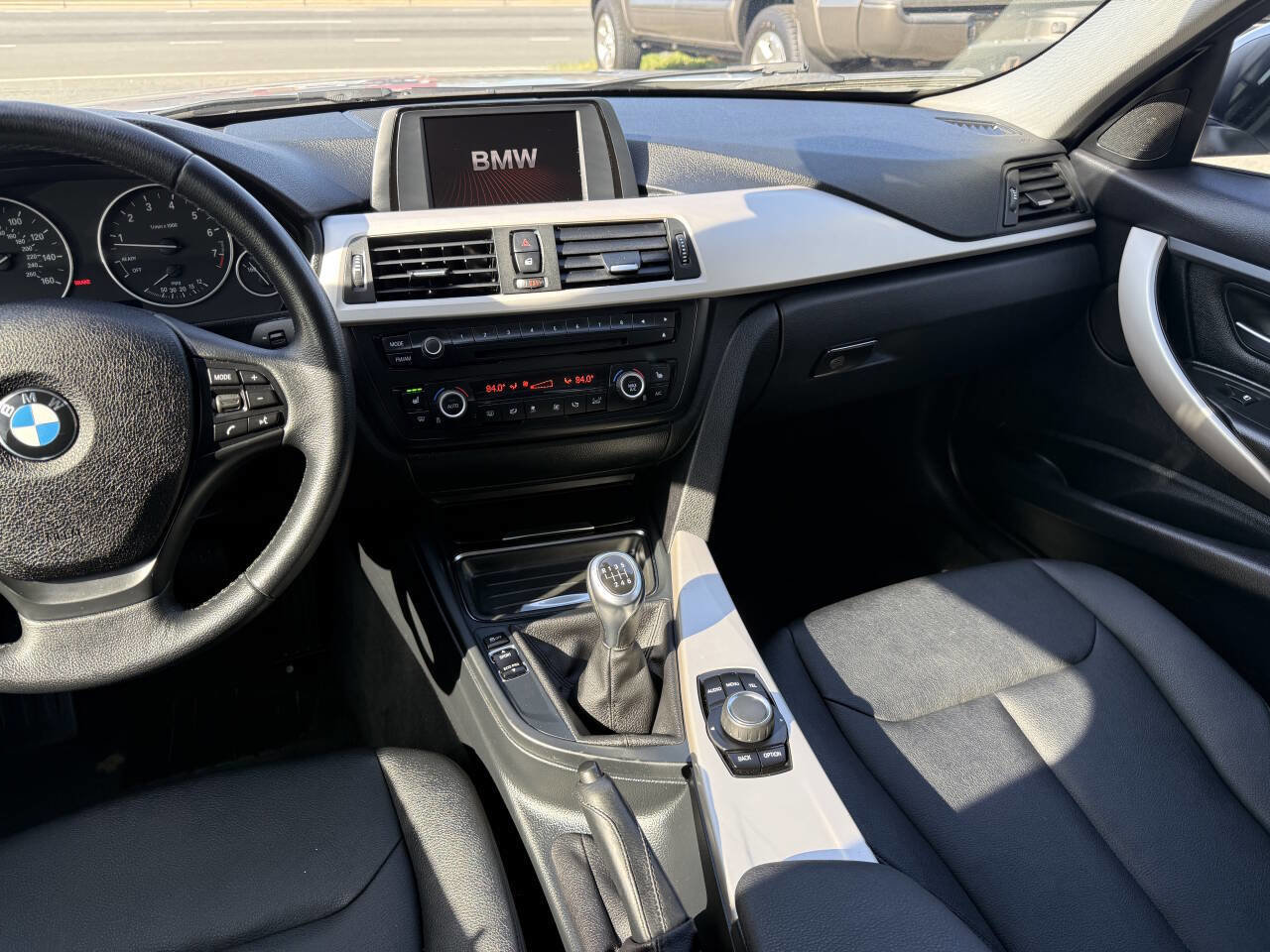 Used 2014 BMW 320i 320i 4dr Sedan image 19