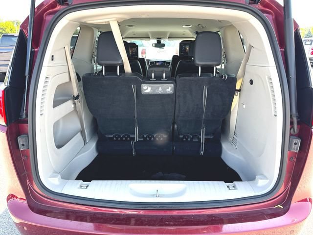 Used 2019 Chrysler Pacifica Touring-L Plus w/ Tire & Wheel Group FWD image 26