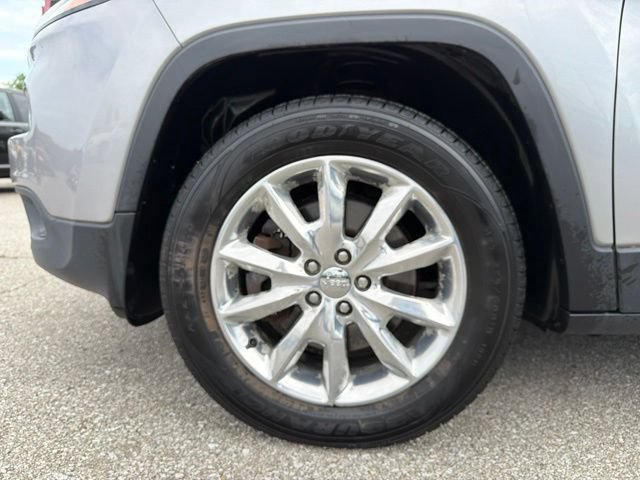 Used 2016 Jeep Cherokee Limited AWD/4WD image 34