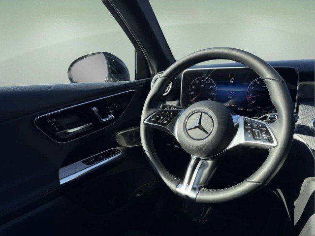 Certified 2025 Mercedes-Benz GLC 300 4MATIC image 11