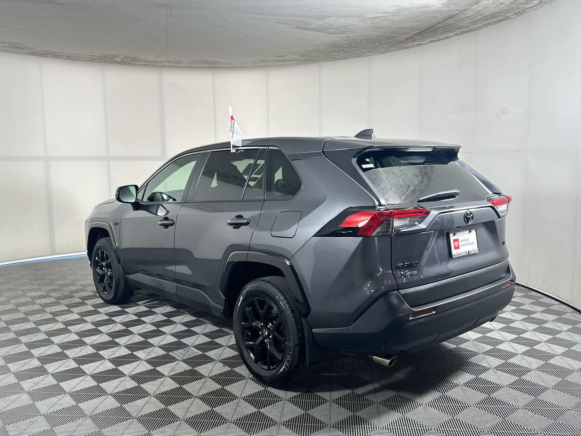 Certified 2025 Toyota RAV4 LE FWD image 5