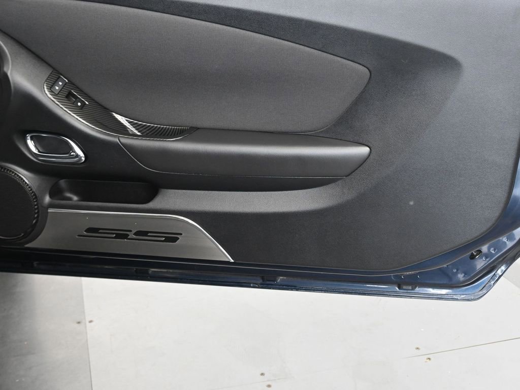 Used 2015 Chevrolet Camaro SS w/ Rear Vision Package image 26