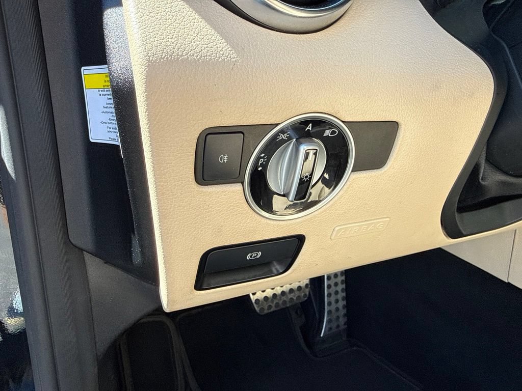 Used 2012 Mercedes-Benz SLK 350 image 19