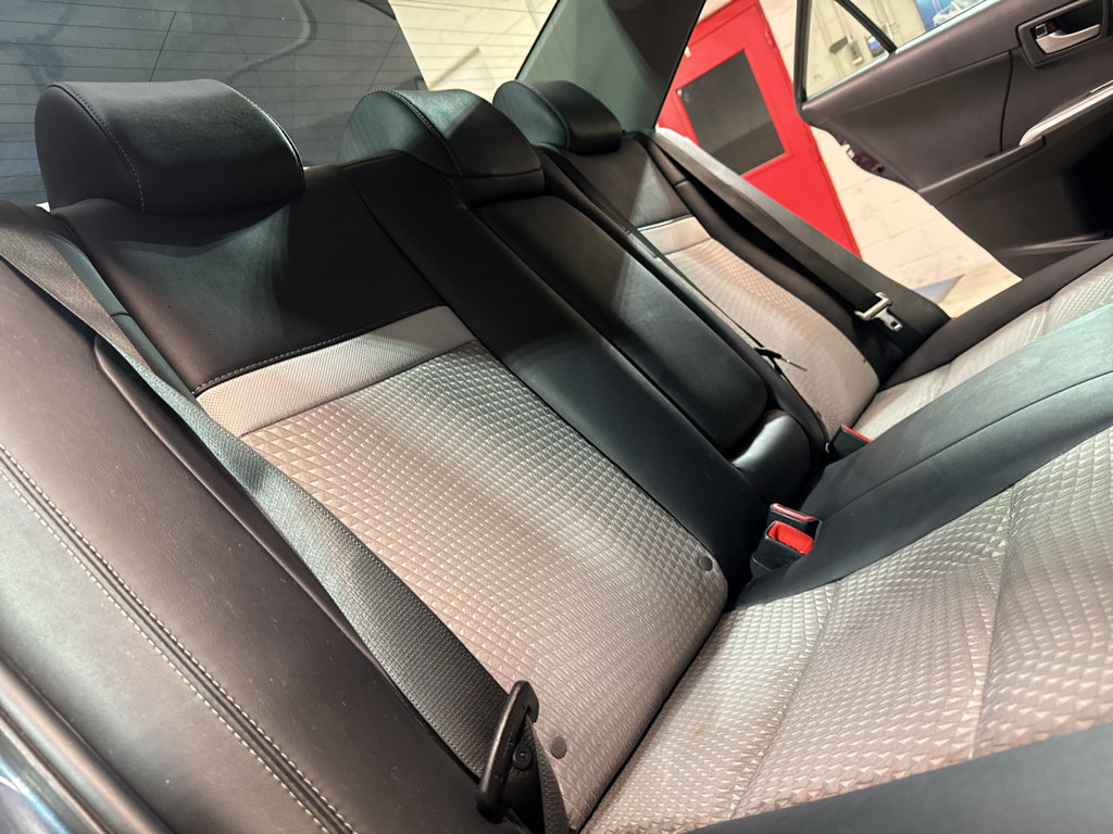 Used 2014 Toyota Camry SE FWD image 28