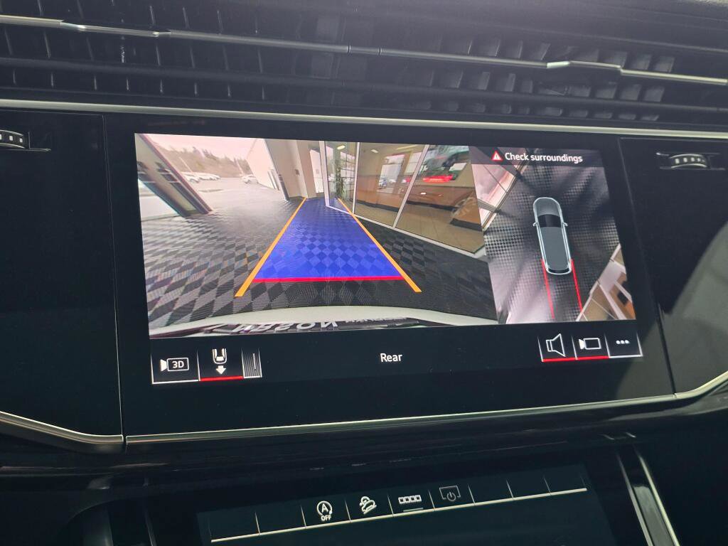 Used 2025 Audi Q7 3.0T Premium Plus image 34