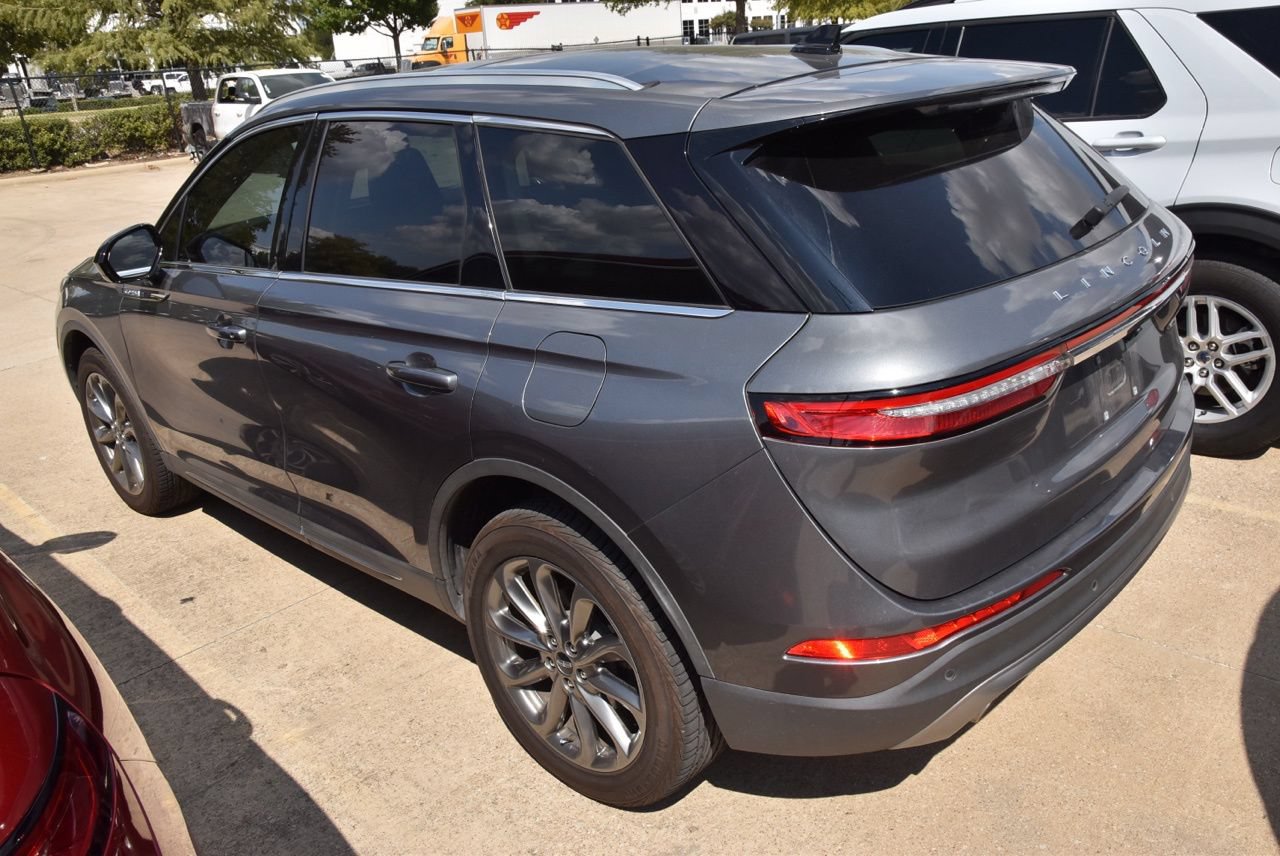 Used 2022 Lincoln Corsair AWD w/ Premium Package image 6