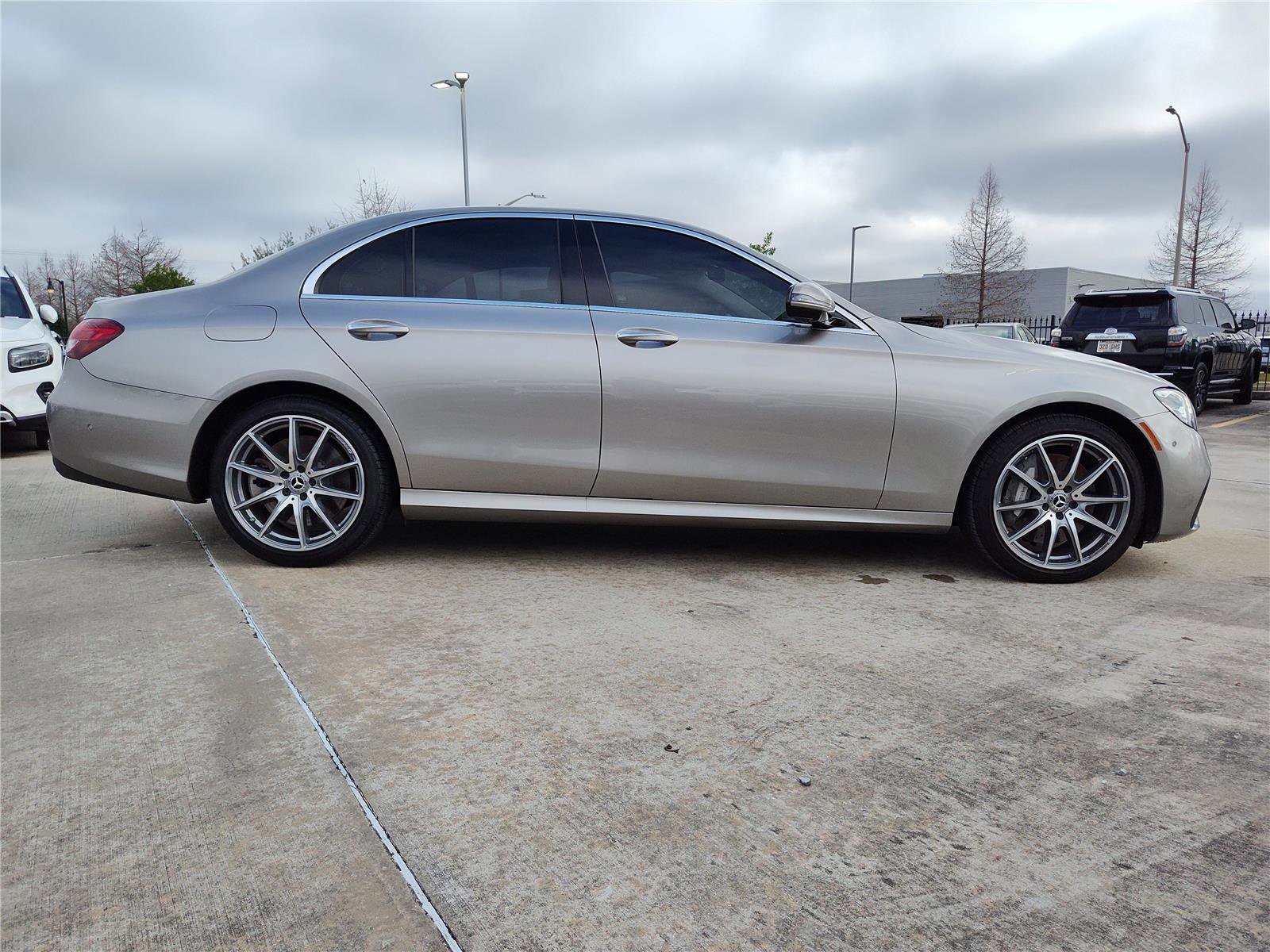 Used 2022 Mercedes-Benz E 450 4MATIC Sedan image 7