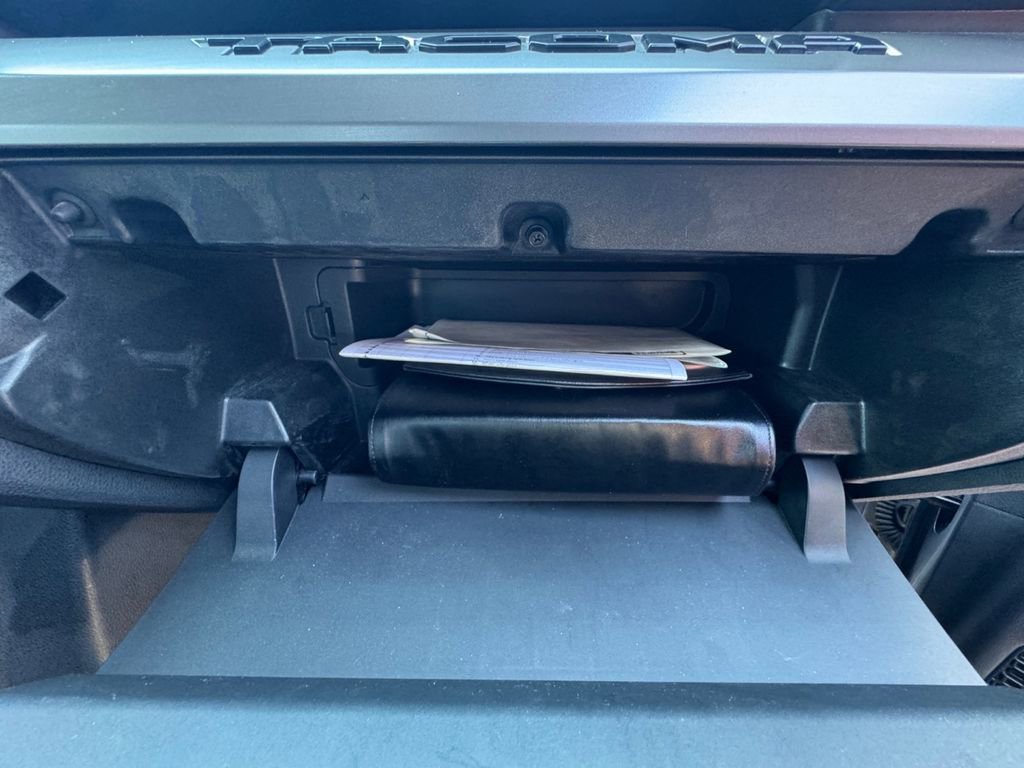 Used 2024 Toyota Tacoma TRD Sport image 28