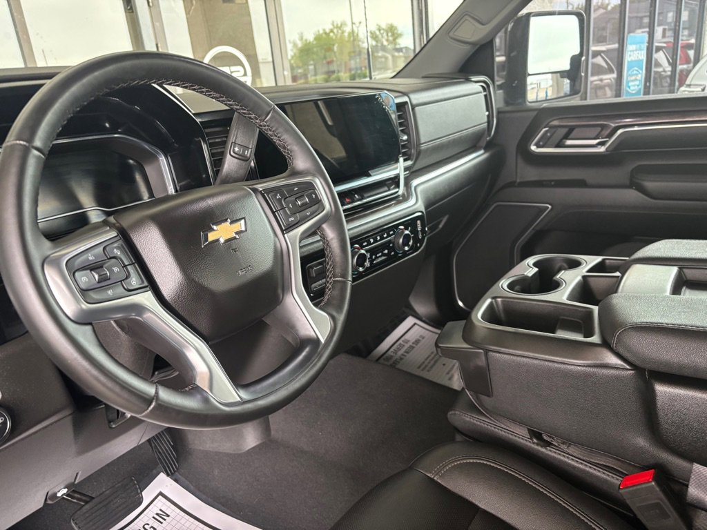 Used 2024 Chevrolet Silverado 2500 LTZ AWD/4WD image 7