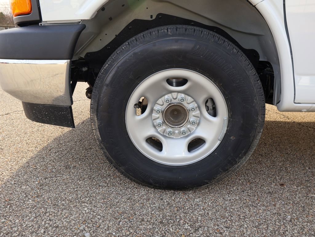 New 2026 GMC Savana 2500 w/ Driver Convenience Package image 24