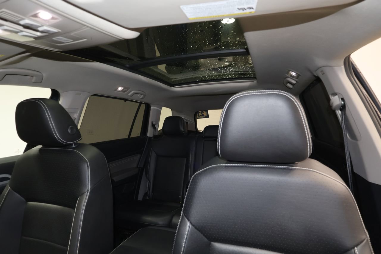 Used 2023 Volkswagen Atlas SEL R-Line AWD/4WD image 16