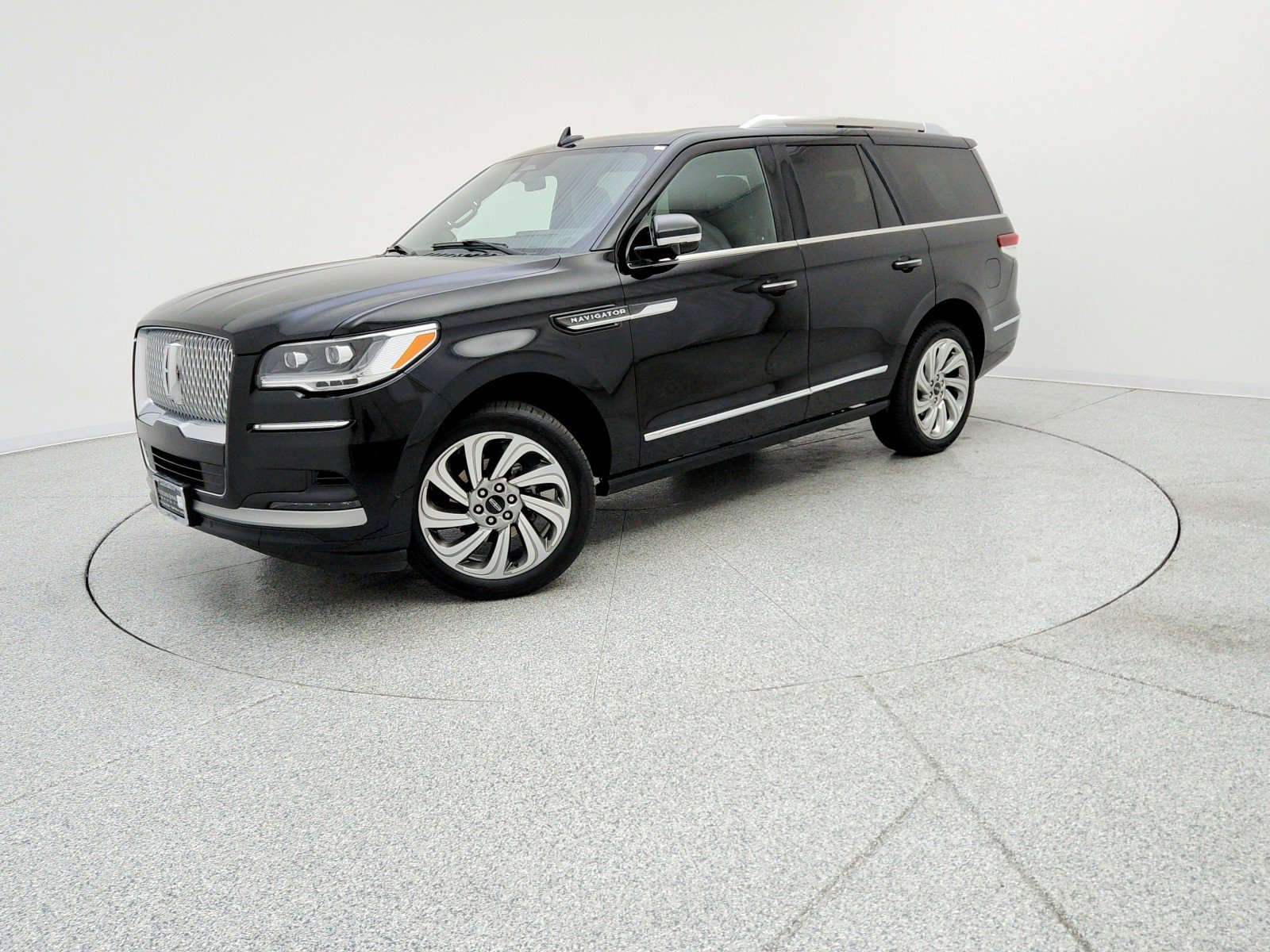 Used 2024 Lincoln Navigator Reserve image 1
